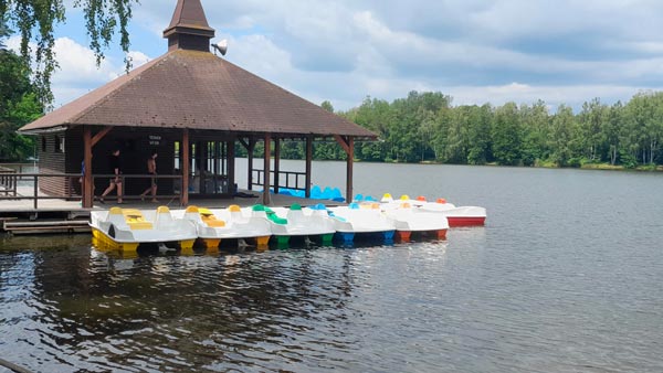 Půjčovna šlapadel a lodiček Sloup v Čechách
